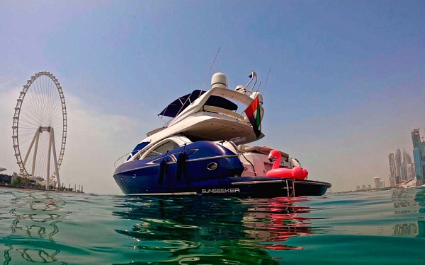 Арнеда яхты Sunseeker 64 с флайбриджем в Дубае, ОАЭ